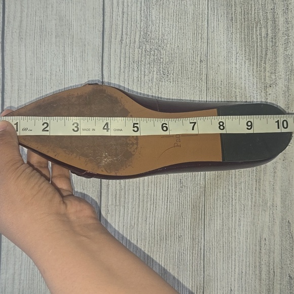 Linea Paolo Nora Patent Pointy Toe Resin Chain Keeper Flats Dark Red Size 7 - Picture 9 of 9